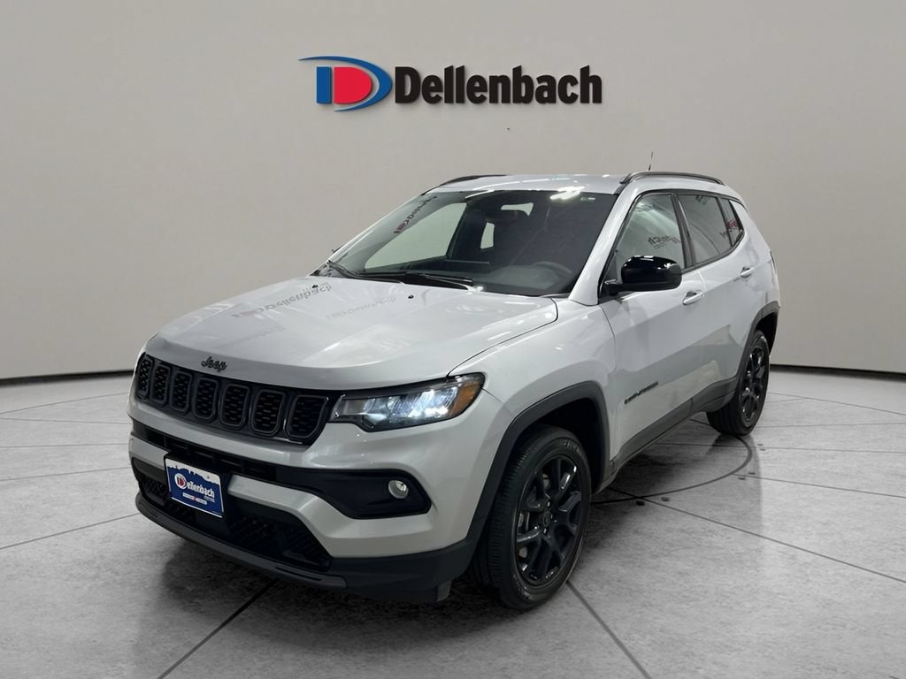 2025 Jeep Compass Latitude in Silver Zynith Met — front three-quarter view
